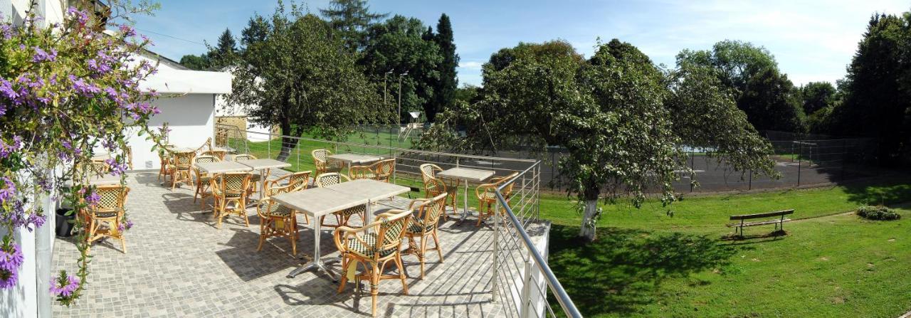 Hotel Aux Beaux Rivages En Gaume Lacuisine Exterior foto